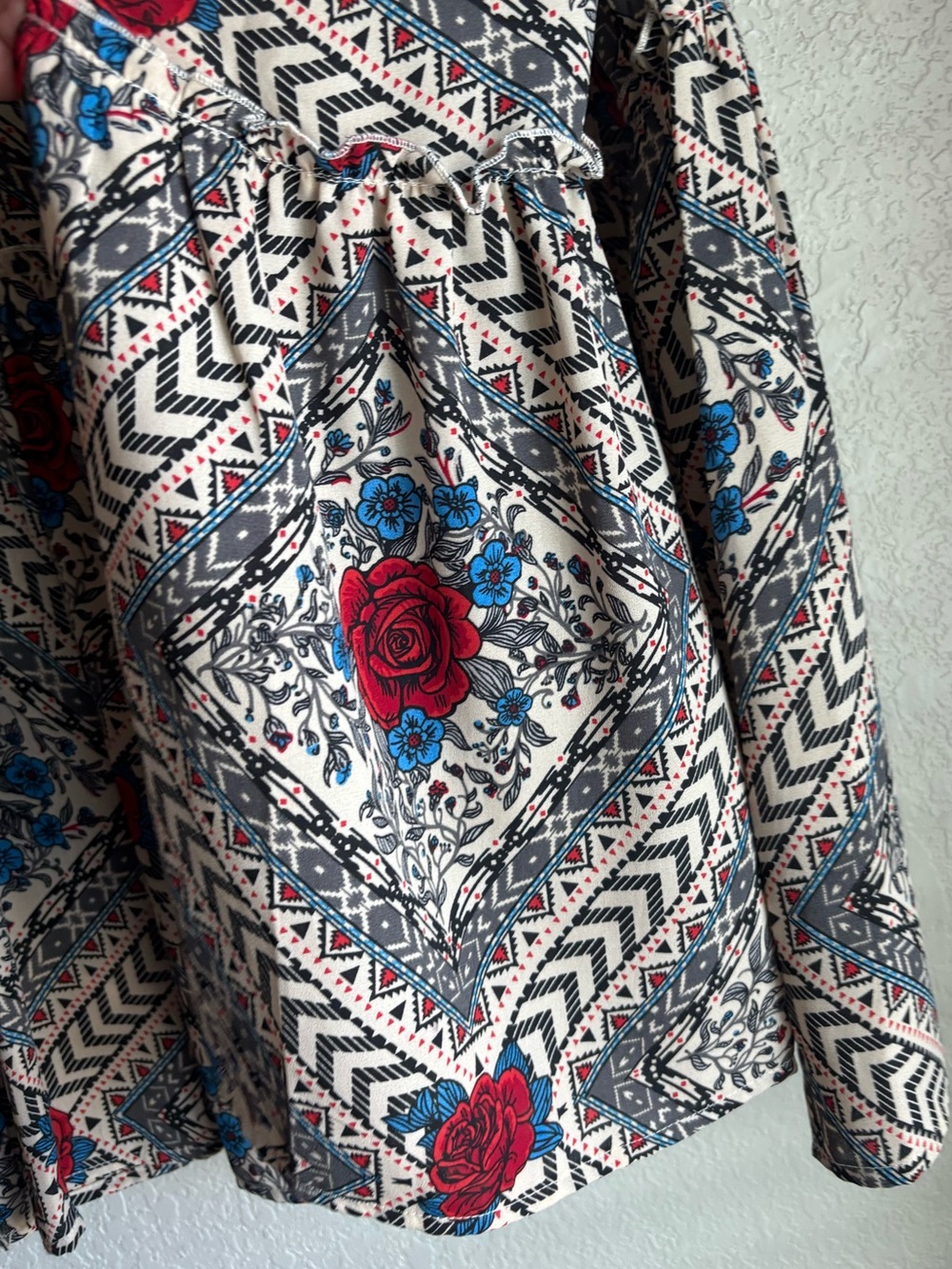 Roper Boho Floral Blouse - Red & Blue Roses on Ivory - Picture 4 of 8